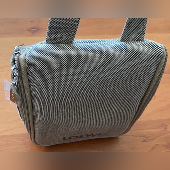 Loewe Travel toiletries/cosmetic bag new - Picture 9 of 10